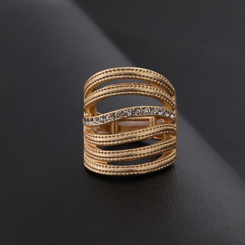 Rings, ring-shaped, high-end fashion, trendy women's jewelry, Europe and the United States