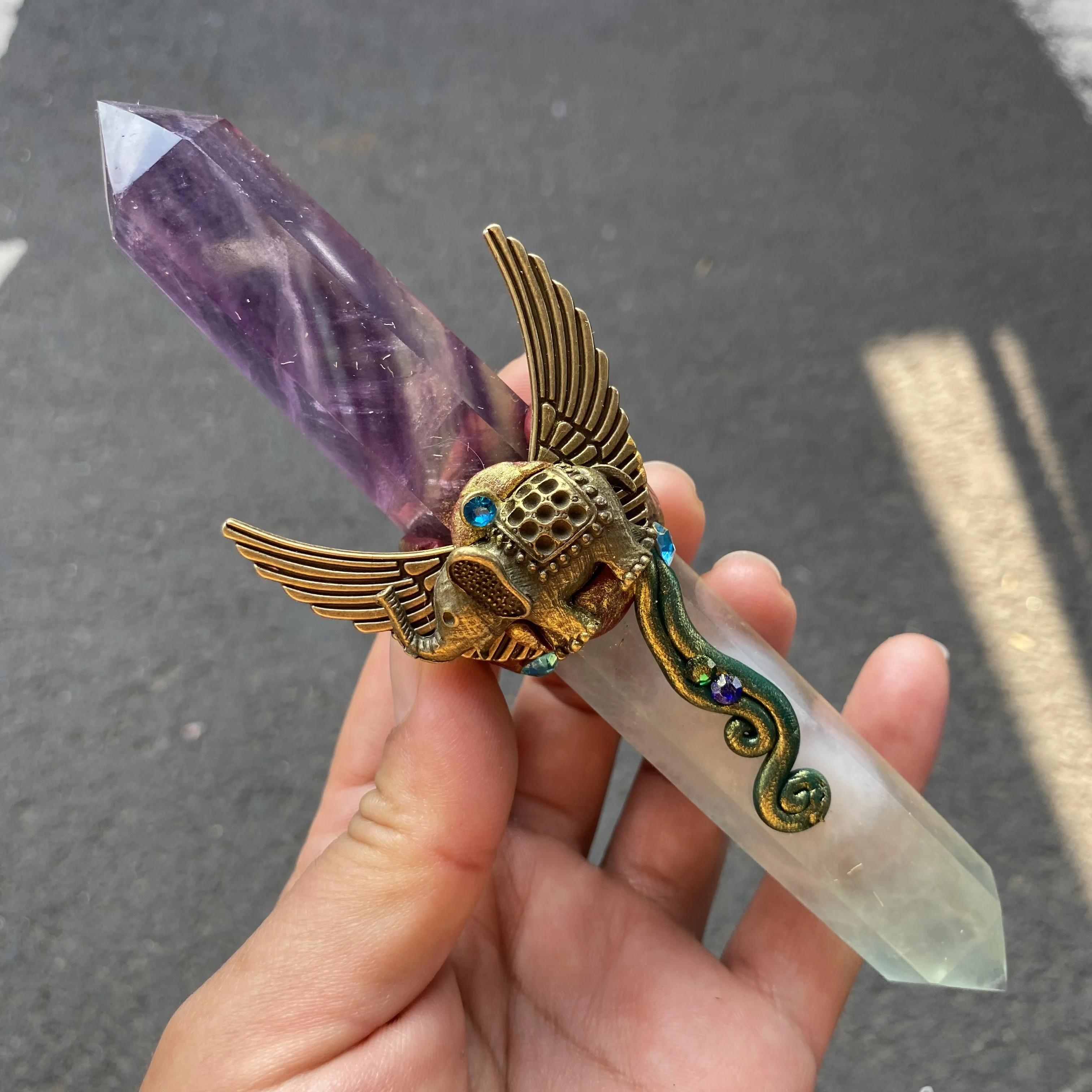 Handmade Alloy Flying Elephant Natural Fluorite Point Magic Wand Healing Ornament For Home Decor