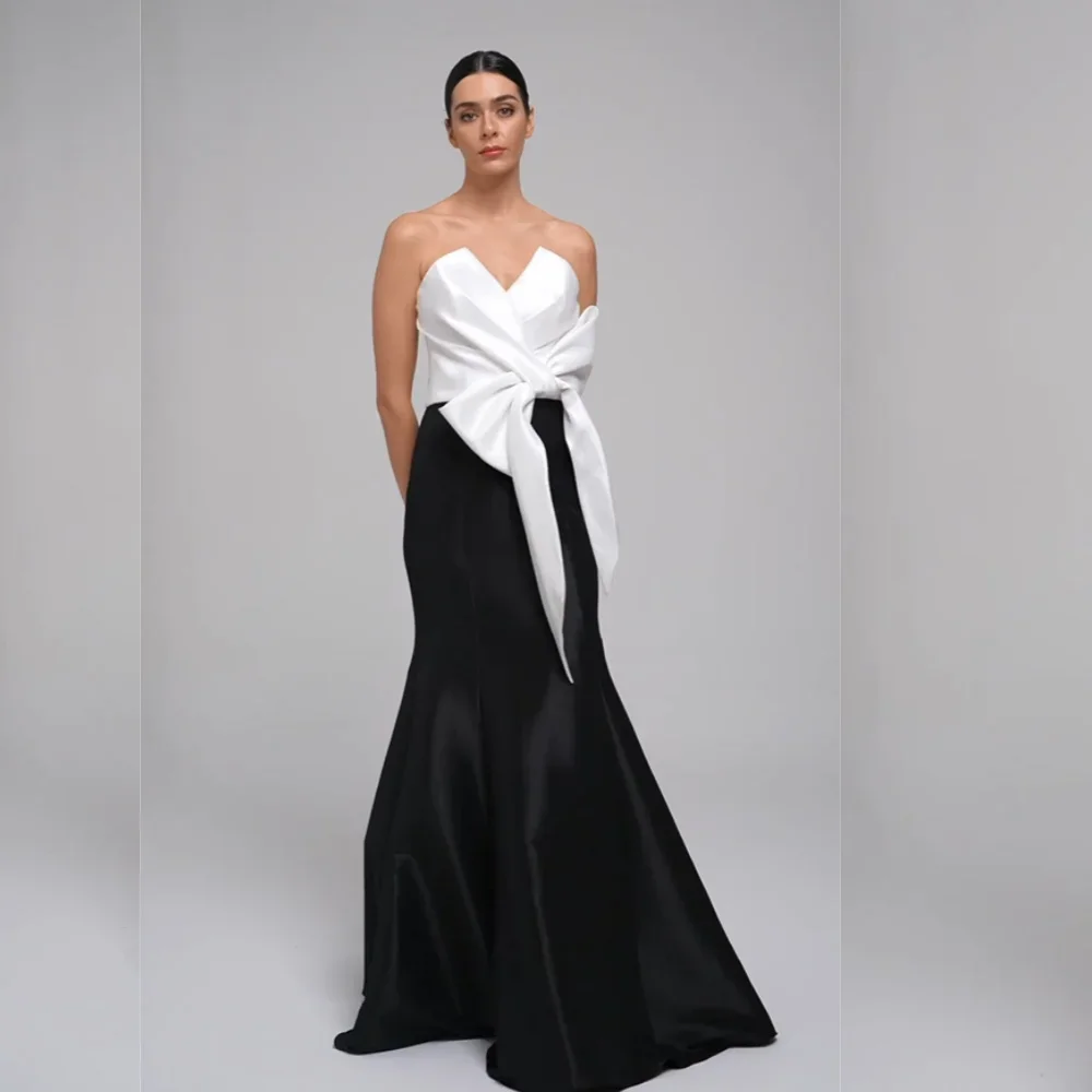 Mode Moderne Stijl Plooi Gedrapeerde Boog Zeemeermin Strapless Lange Jurken Galajurken Passend Bij Formele Klassieke Prachtige Elegante