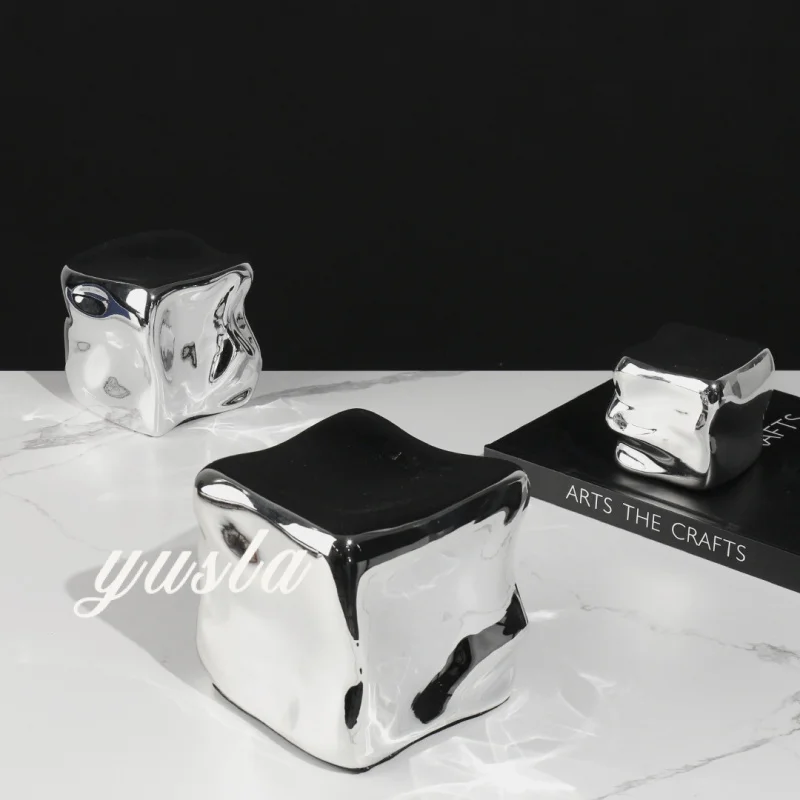 Minimalist living room coffee table, entrance cabinet, showroom model room
