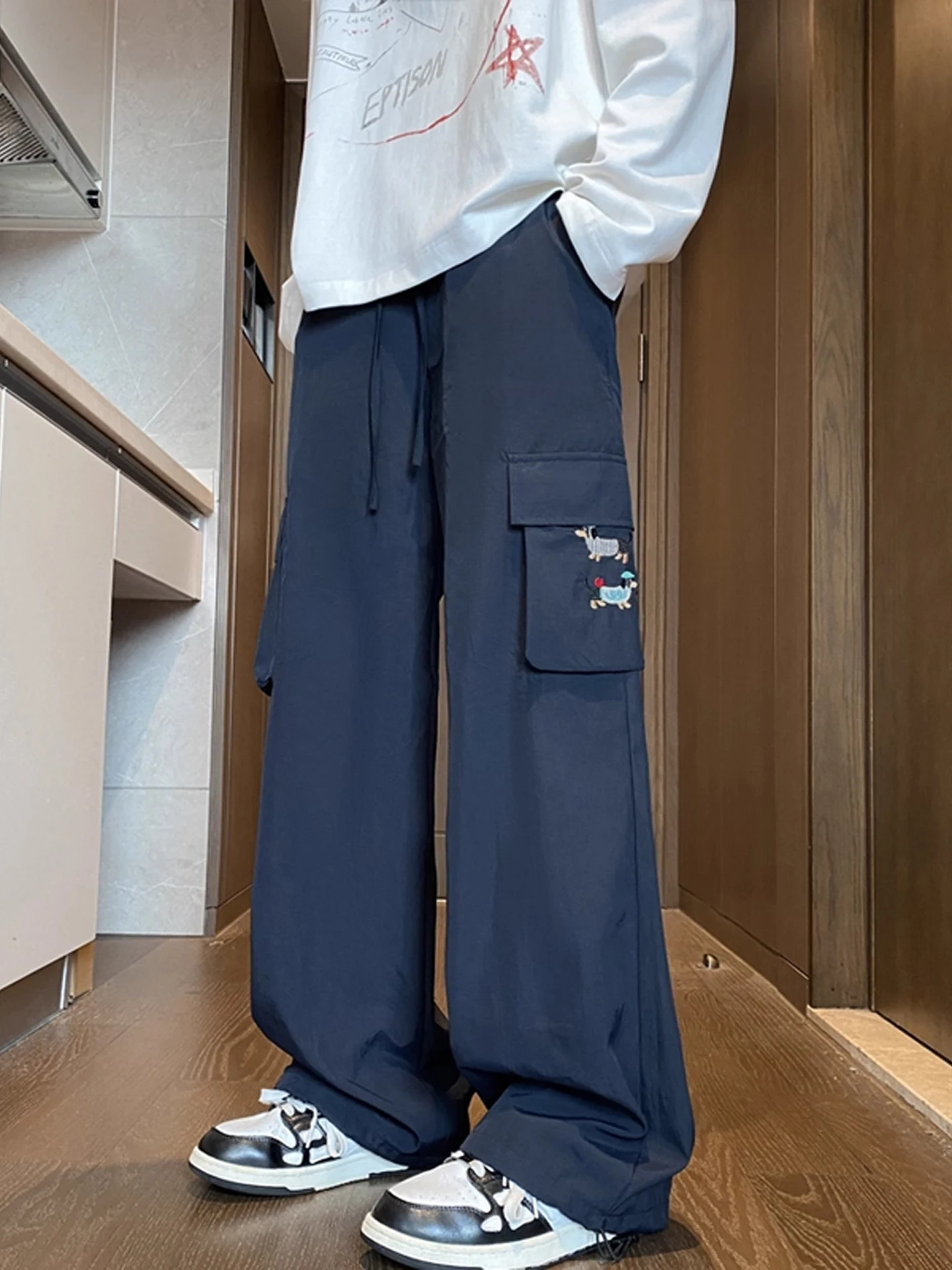 

Подростковые свободные прямые повседневные брюки синего цвета с вышивкой и драпировкой Свободная широкая брюка Qui Dry Спецодежда для мужчин