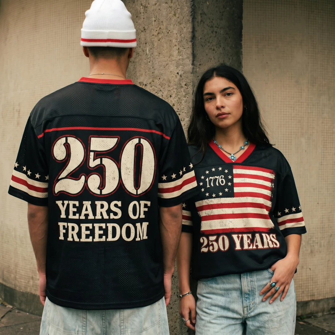 Vintage USA Flag 250 Years Of Freedom 1776 Print V Neck Jersey Black Red White Strip Patriotic Couple Streetwear Sports Top