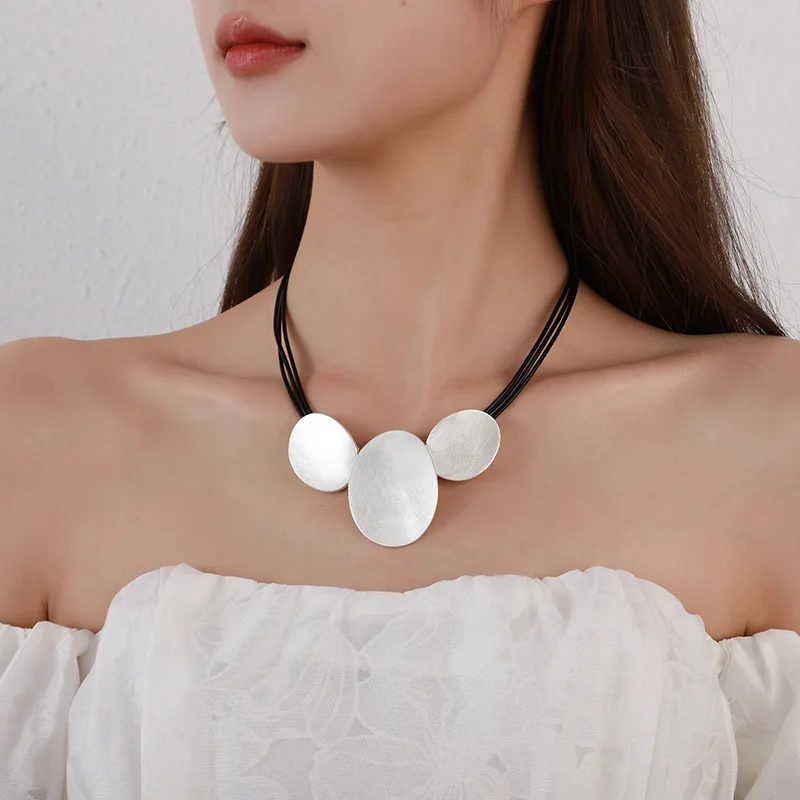 قلادة جديدة أوروبية وأمريكية متعددة الاستخدامات على الموضة قلادة هندسية مصقولة قصيرة URL بسيطة للنساء يهودي