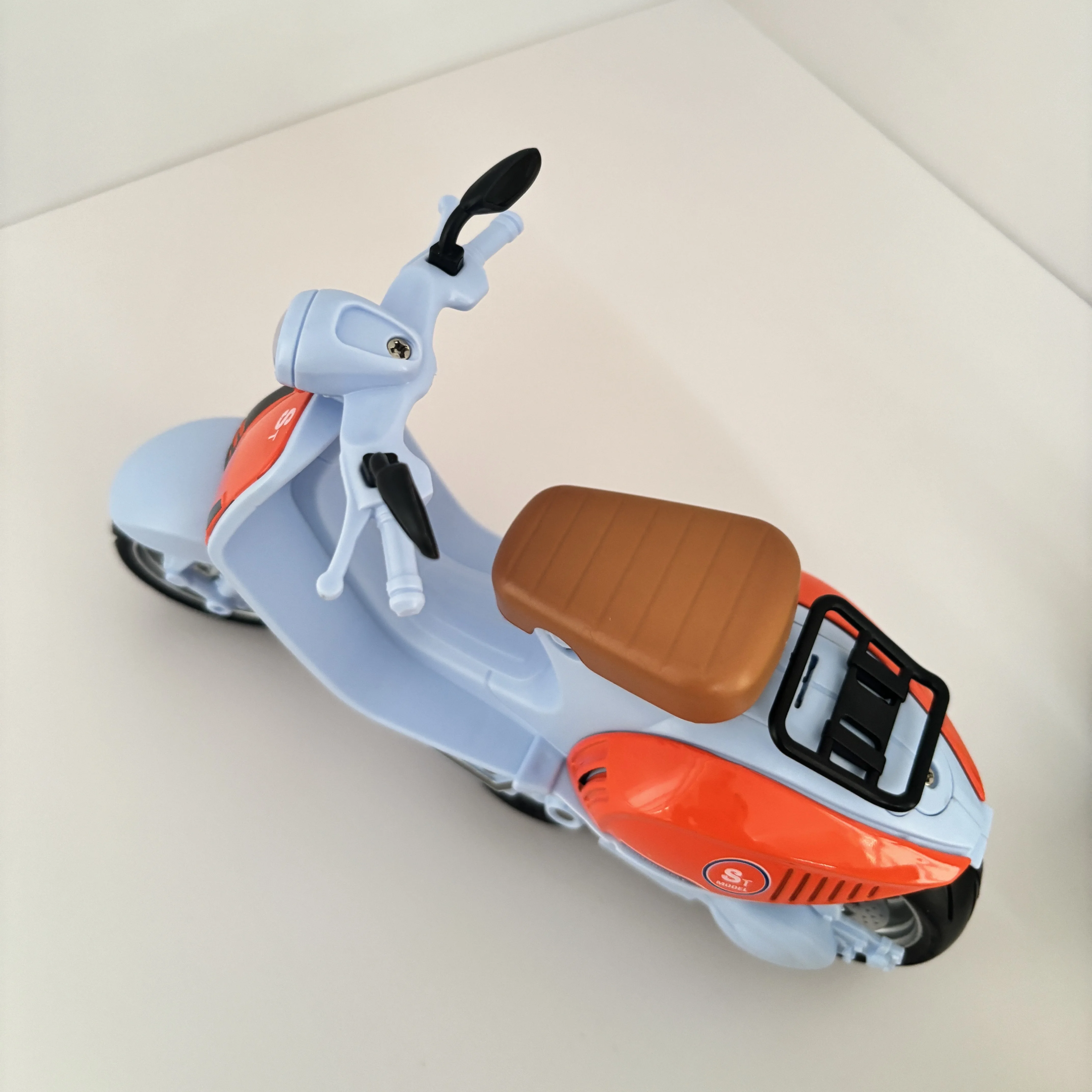 Mini motocicleta de ocio de aleación, modelo de coche, sonido y luz, Serie de simulación extraíble, juguetes Modelo 1: 10