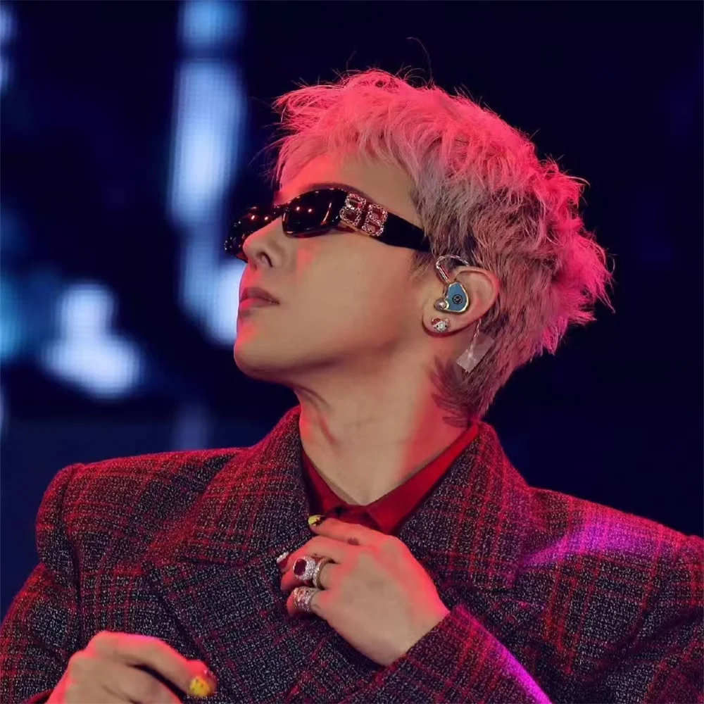 Kpop Idol GD Dezelfde stijl Hello Kitty Zoete schattige oorbellen Lichte luxe Veelzijdige high-end oorbellen G-Dragon Fans Gifts Collection