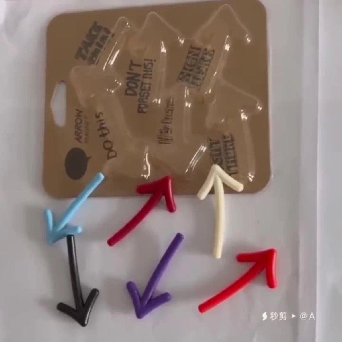 Creative, cute, and fun arrow shaped refrigerator magnets 3D message board magnet magnets