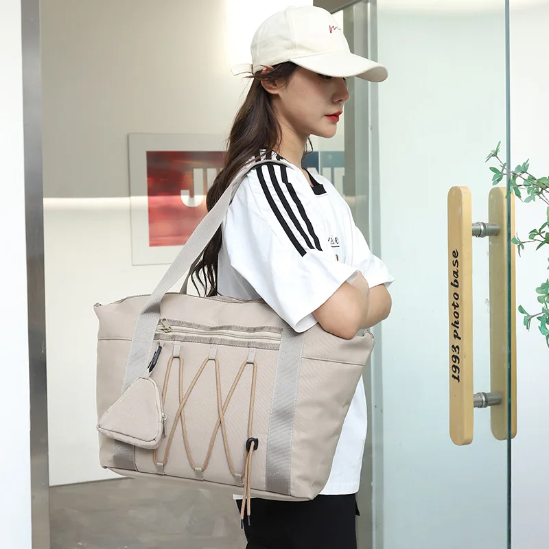 

Многофункциональная легкая ручная спортивная сумка — ваш идеальный компаньон для приключений на свежем воздухе, йоги, фитнеса, плавания и многого другого