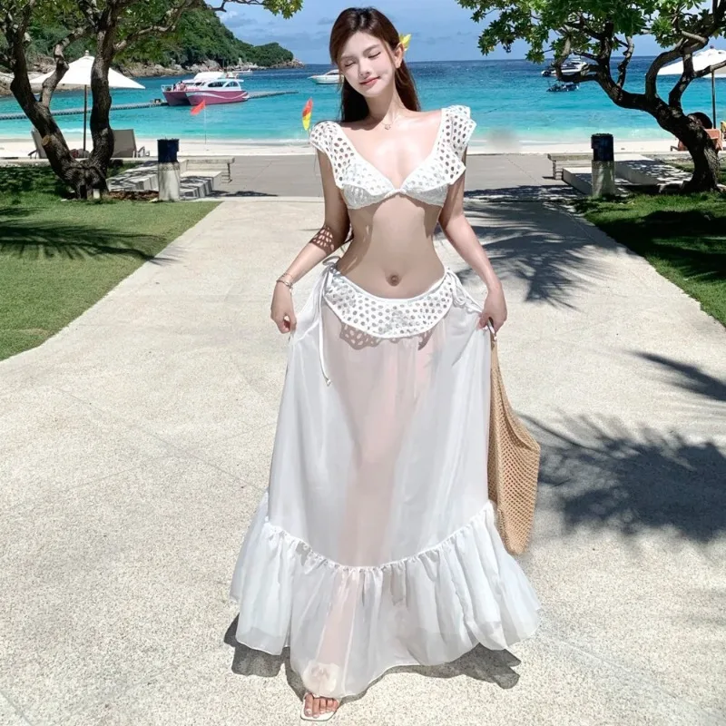 

2026 Европейско-Американский комплект бикини из трех частей, белая сетка с рюшами в стиле INS, элитный женский модный купальник Vibe