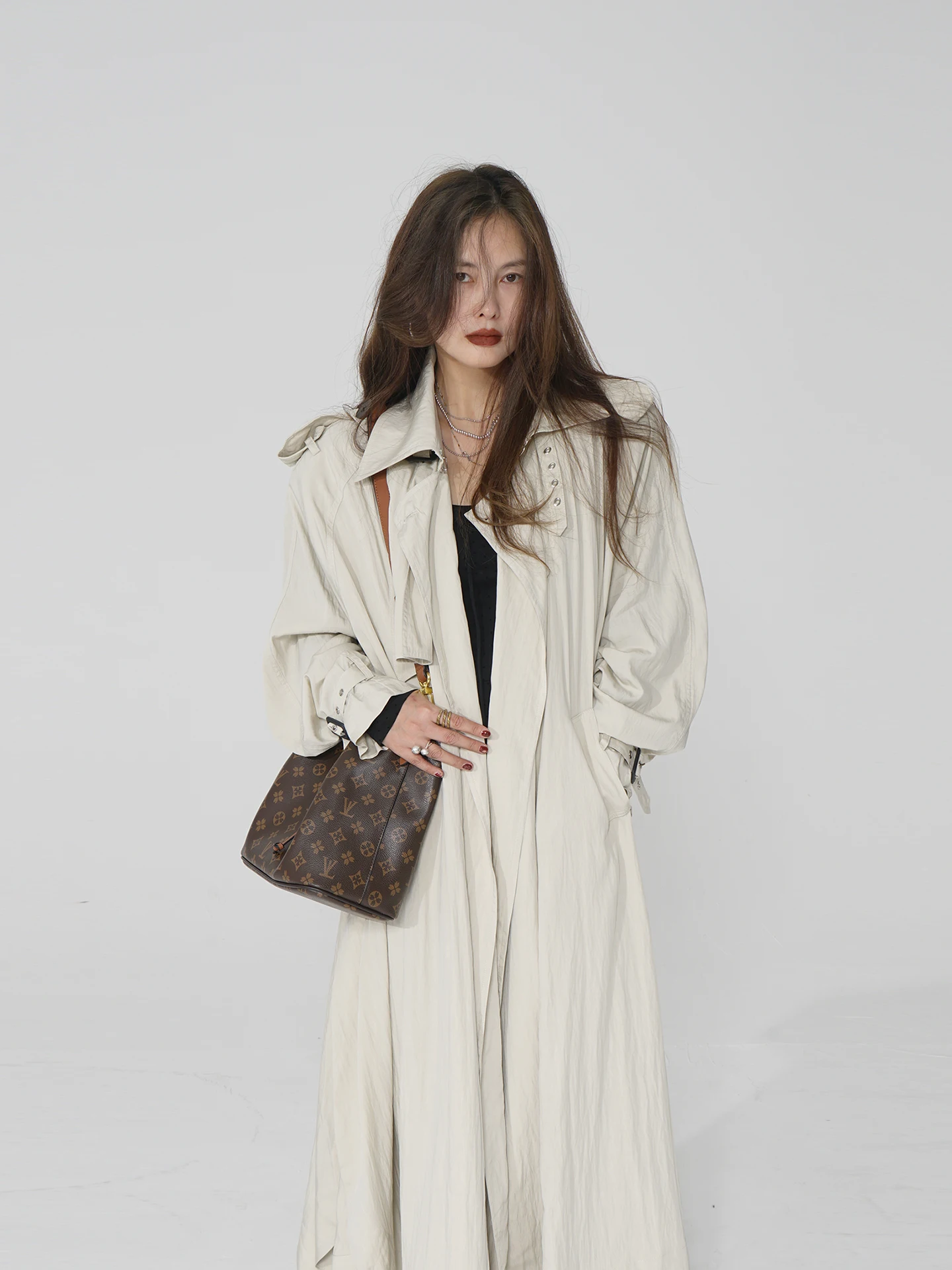 

Akimbo Artistic n Sle Women's Light Thin Long Coat Retro ape Lime White Color Fall Season Faion Outerwear