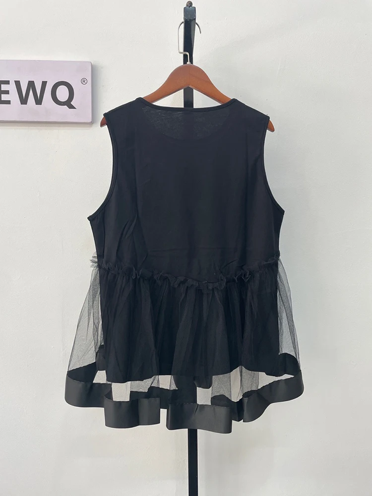 [EWQ] Women Feathers Spliced Ruffle Shirt Sleeveless Mesh Patchwork Loose O-neck Blouse Top 2024 Summer New Fashion Tops 16Y8073