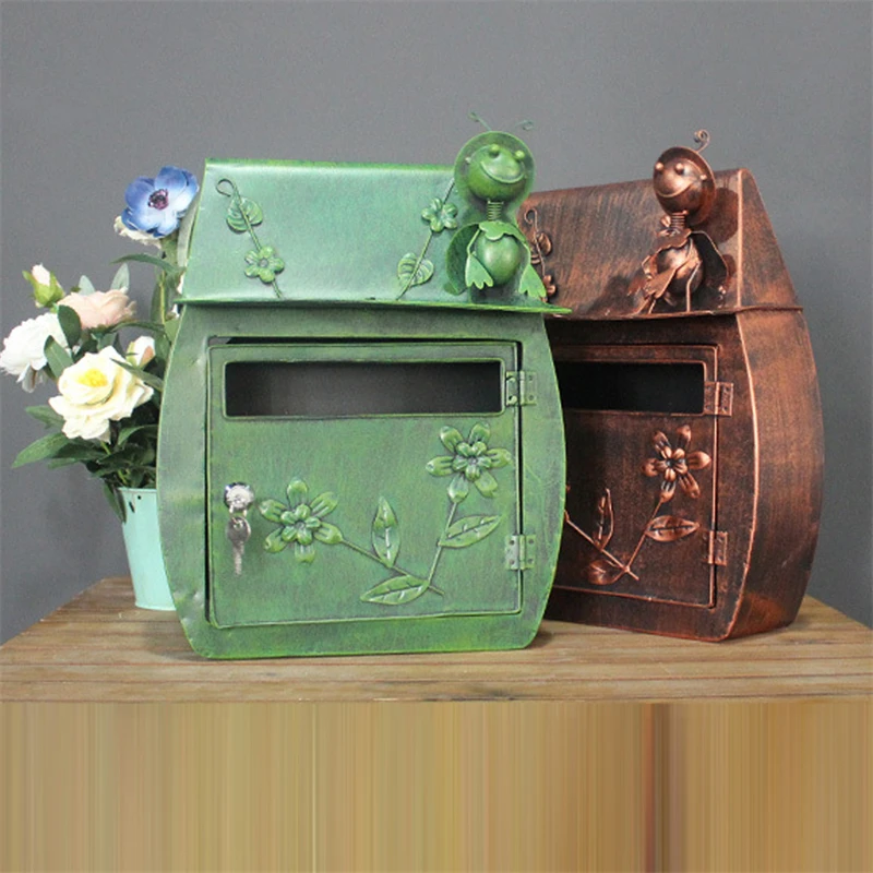 European Villa Mailbox Pastoral Vintage Wall-Hanging Locked Letter  Newspaper Box Posting Box School Waterproof Outdoor Mailbox