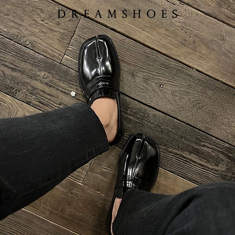 2025 Tabi Shoes Slip On Loafer for Men and Women Split Toe Thin Sole Casual Patent Leather Korean Version Trend Casual  Shoes
