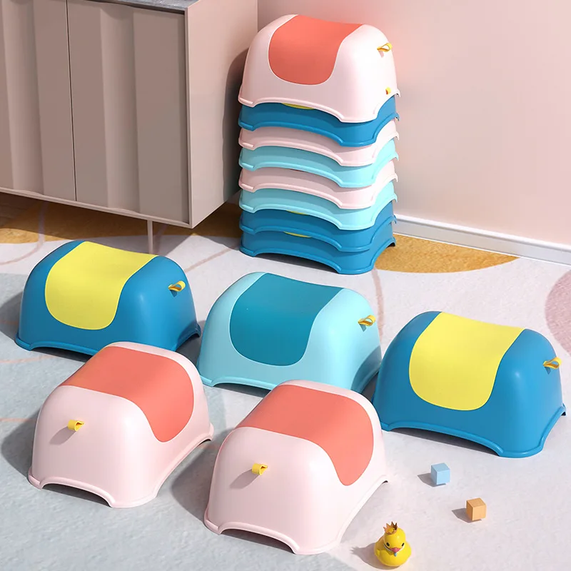 banqueta-pequena-de-plastico-para-casa-banheiro-banho-sapato-mudanca-cor-contrastante-fila-apoio-para-pes