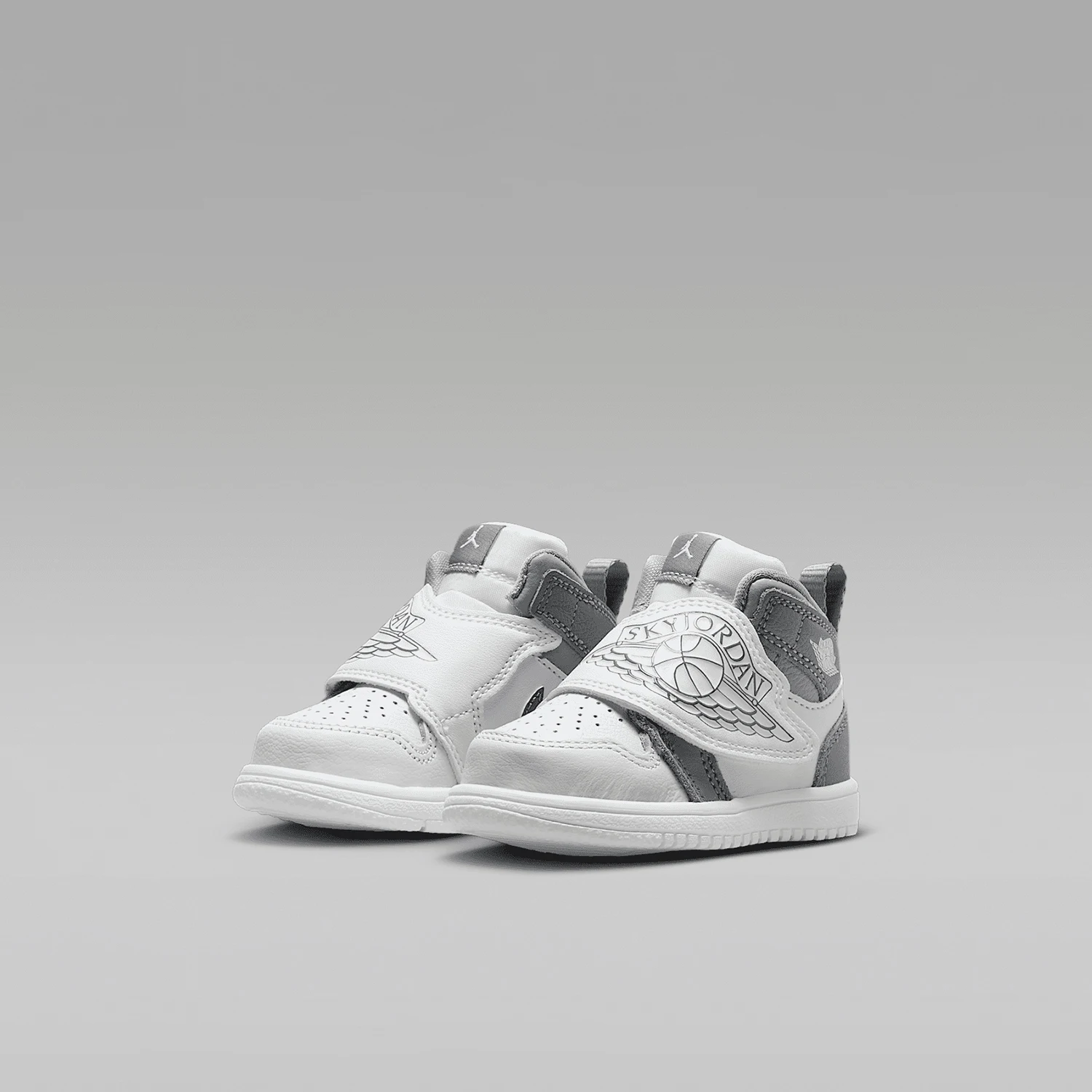 

Nike Authentic 2025 Jordan для младенцев и малышей, спортивные тренировочные баскетбольные кроссовки BQ7196-011