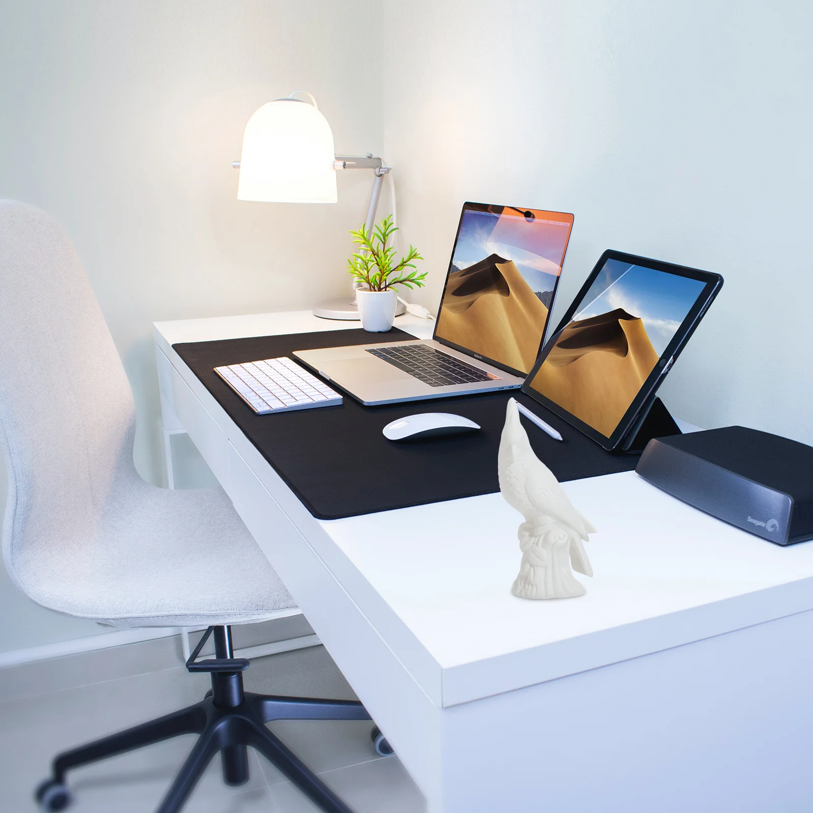 

1Pcs Ceramic Parrot Handicraft White Decorative Artware Desktop Adornment Home Office Ornament Parrot Sculpture