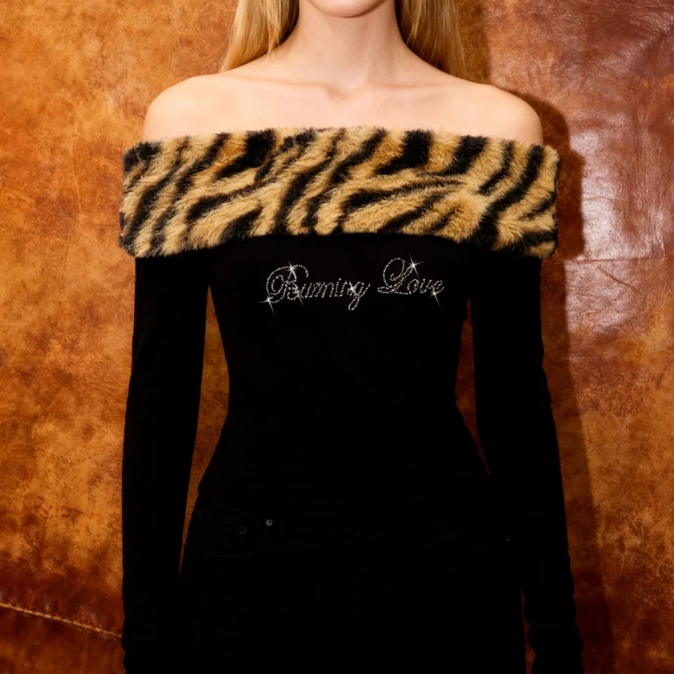 2026 Womens Y2K Sexy Leopard Print Glitter Midriff Top Lettered Detail Slim Fit Trendy Fashion Crop Top Women's Clothing