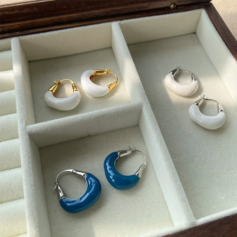 

French Cloud Sense Earrings Niche and Versatile Ins Style Exquisite Light Luxury Classic Irregular Hoops Small Circle Earrings