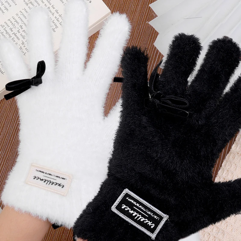 Premium Feel Elegant Kawaii Thickened Plush TouchScreen White Black Butterfly Gloves Fullfinger Y2K Bow Tie Coral Velvet Mittens