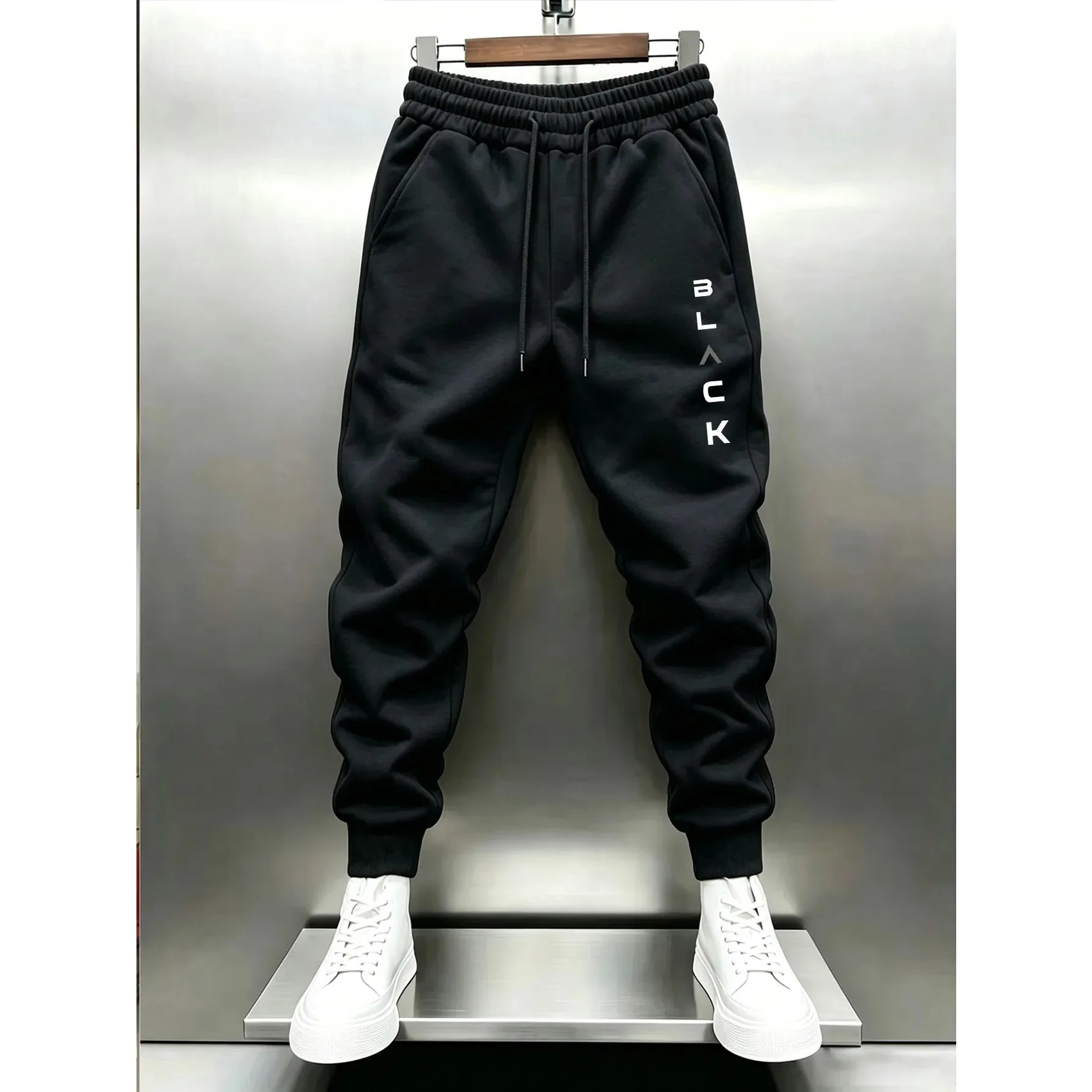 Schwarze Herren-Sporthose mit Schriftzug, Urbane Casual-Mode-Hose, Ganzjährig für Zuhause und Outdoor, Bequeme Weiche Jogginghose, Herrenbekleidung – Detail 3