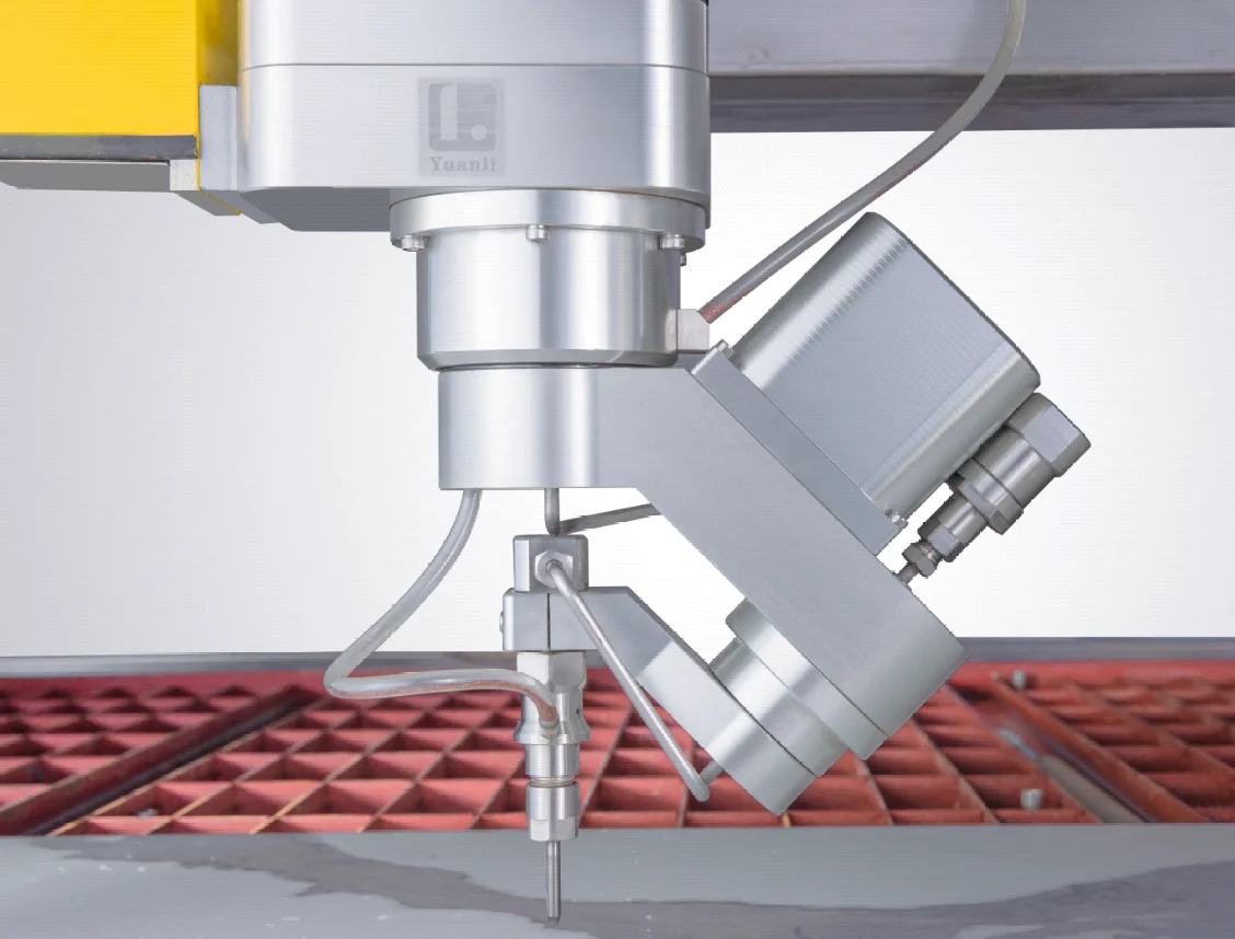 مكونات المحرك الصغيرة 5 محاور CNC روبوت آلة قطع اتيرجيت صغيرة مع محرك أساسي و