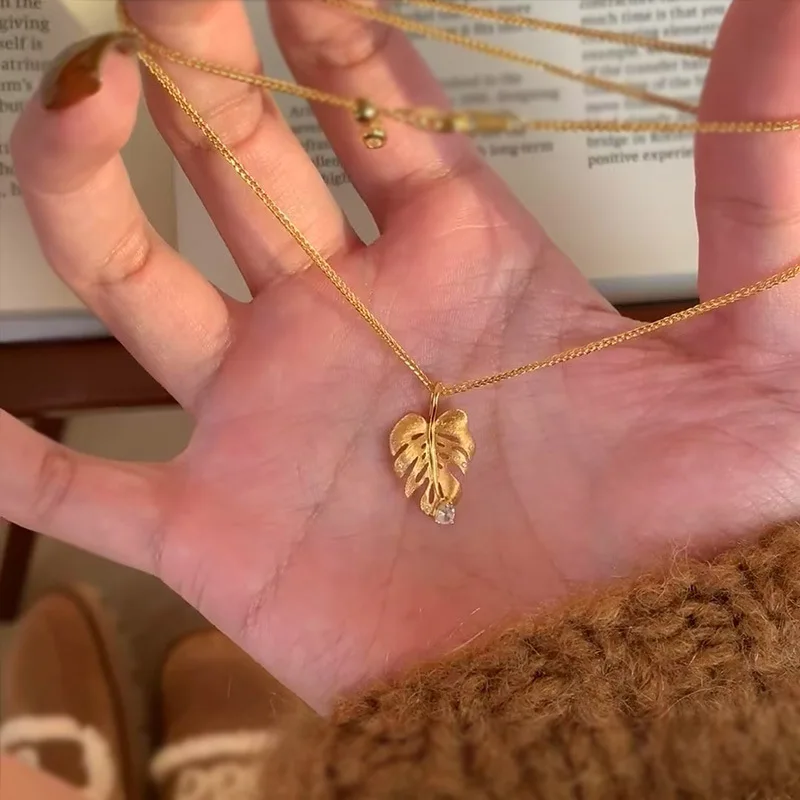 2025 new style burst draw leaf pendant necklace autumn and winter delicate senior feeling point drill collarbone chain 9999 gold