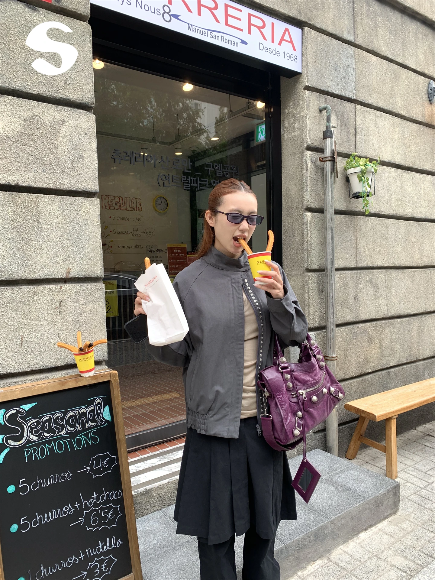 

Женская модная повседневная куртка в стиле ретро с воротником-стойкой, свободного кроя, на молнии и пуговицах, универсальная, простая, короткая верхняя одежда