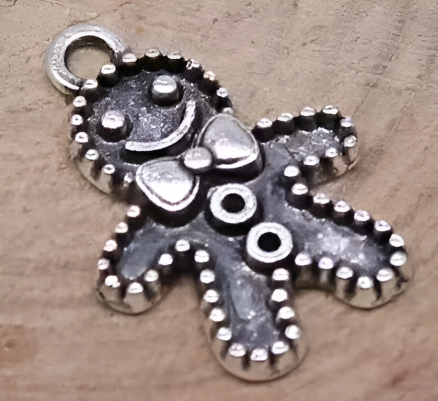 25pcs   18x12mm   Alloy matel gingerbread  man pendants      HWEF3651