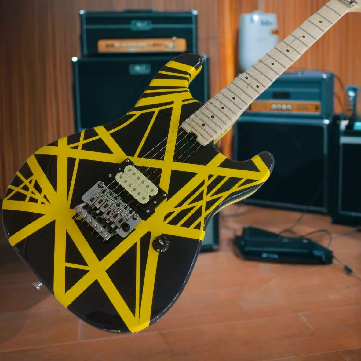 Electric Guitar Black Yellow Contrast Stripes Maple Fingerboard with Dot Position Markers Ss Pickup STGUI Gift