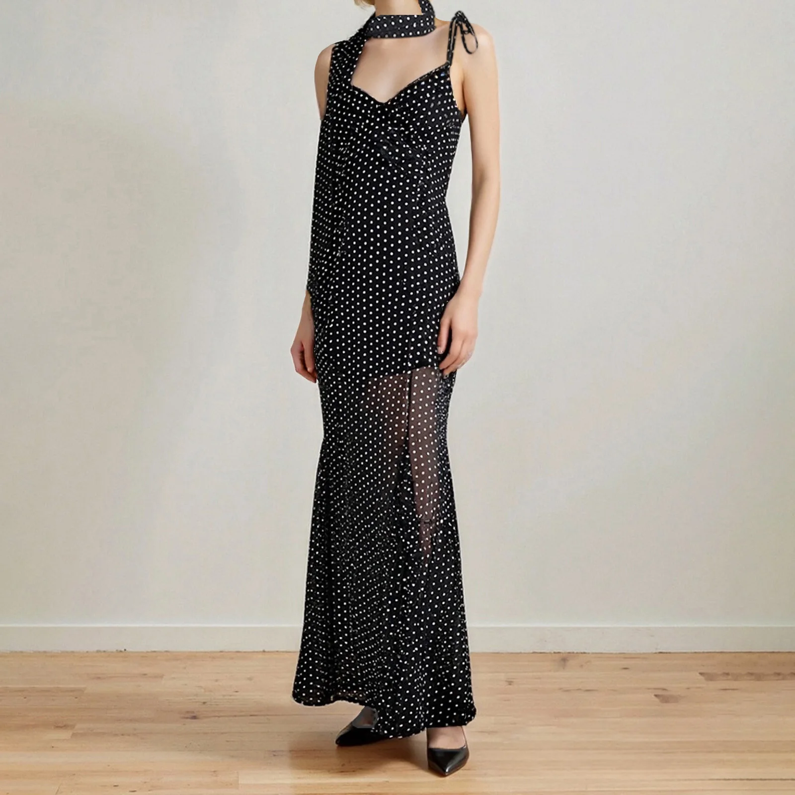 فستان نسائي قصير بطبعة منقط بدون أكمام وحزام سباغيتي صيفي طويل على شكل ذيل السمكة مع وشاح