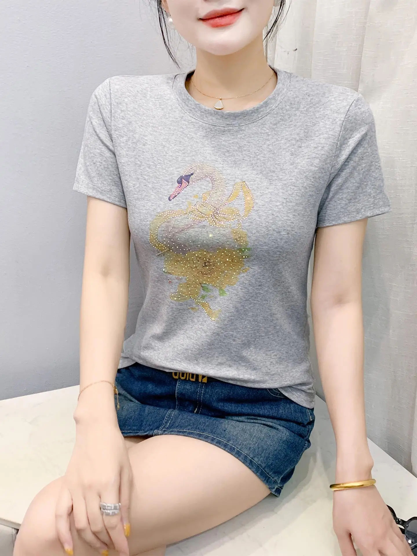 Faionable ort Sve T-irt Women's Summer New Sle European Print Rhinestone Slimming Top Korean Version Cotton Blend