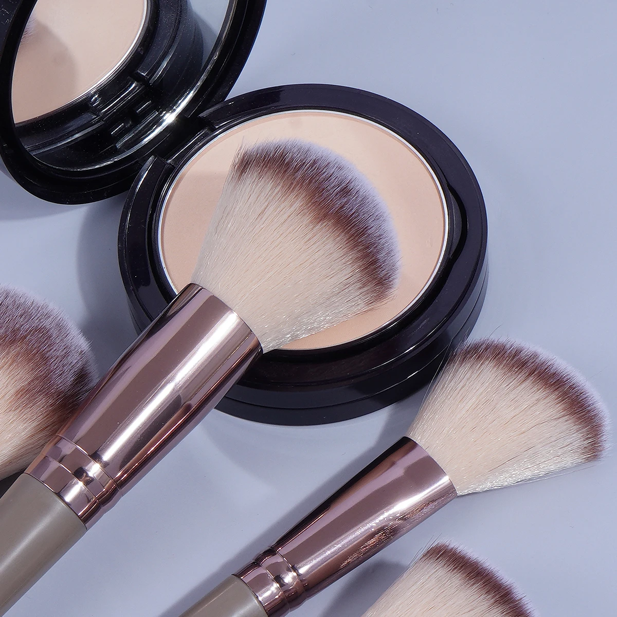 Professional Makeup Brush Set 30pcs Foundation Concealers Eye Shadows Powder Blush Blending Brushes Beauty Tools with Bag Kit