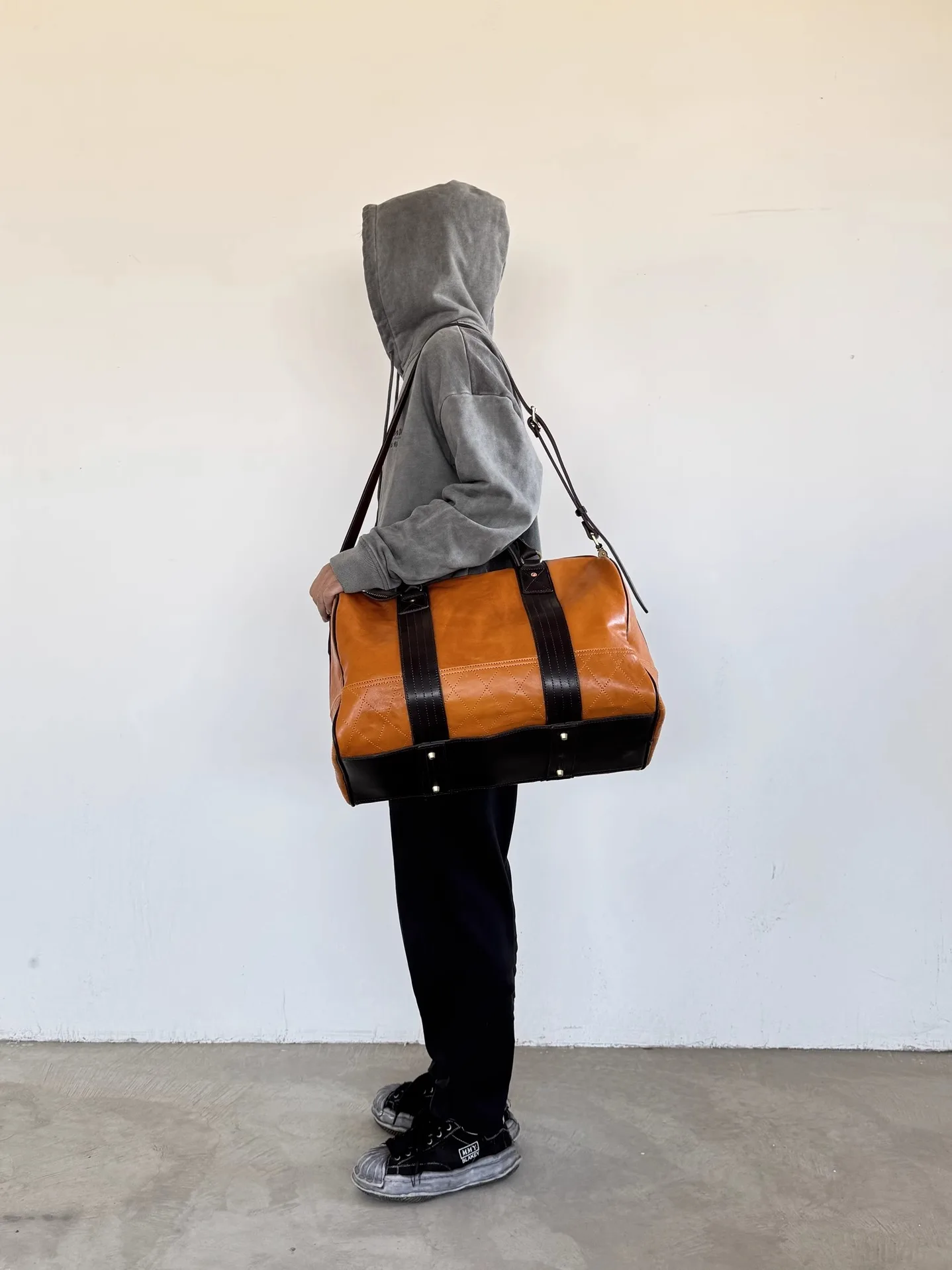 Vintage designer handmade genuine leather large-capacity men's travel bags outdoor fitness handbags cow leather luggage bag