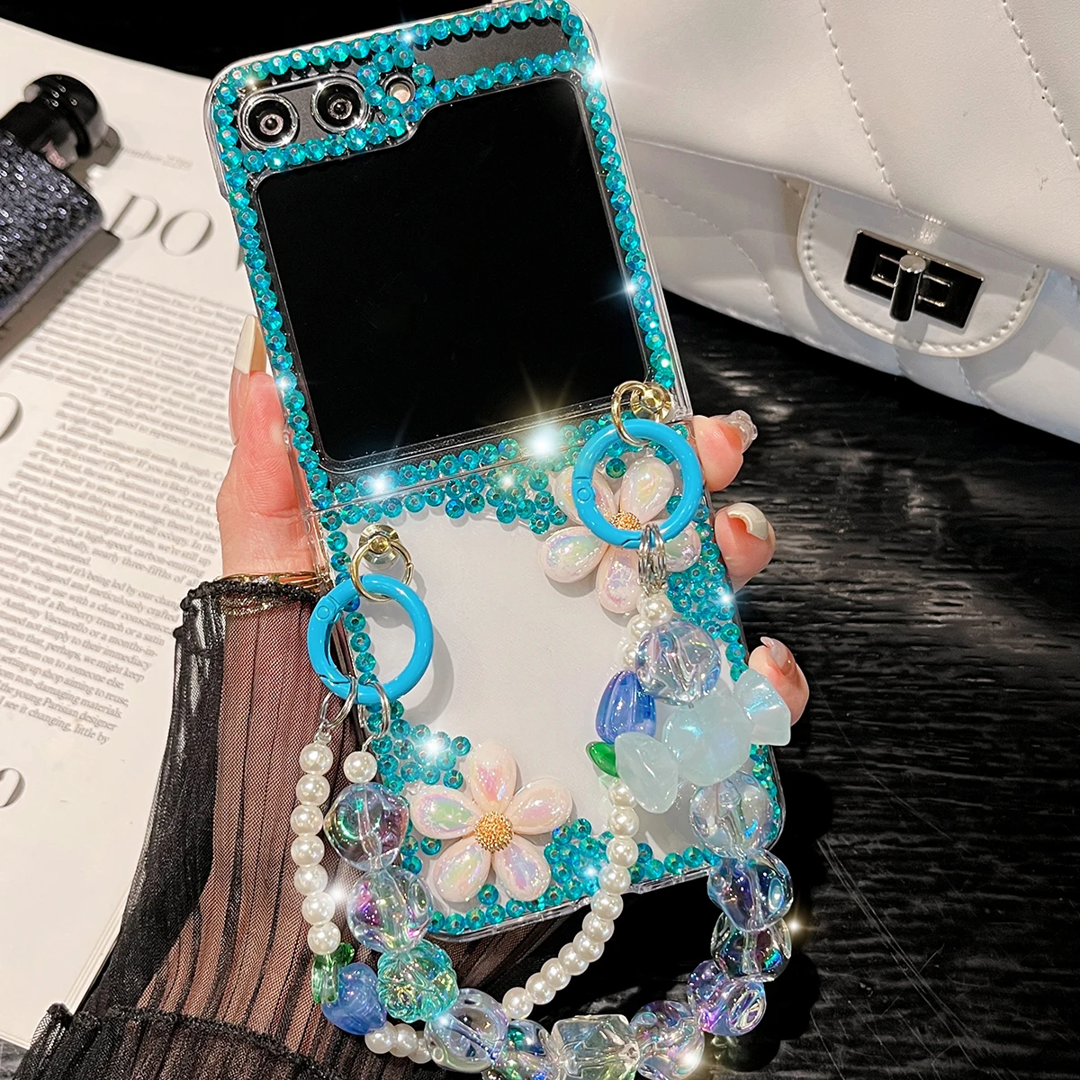 For Motorola Razr 50 2024 40 Moto Razr40 Ultra Luxury Cute Pearl Diamond Crystal  Glitter Wrist Phone Case Cover