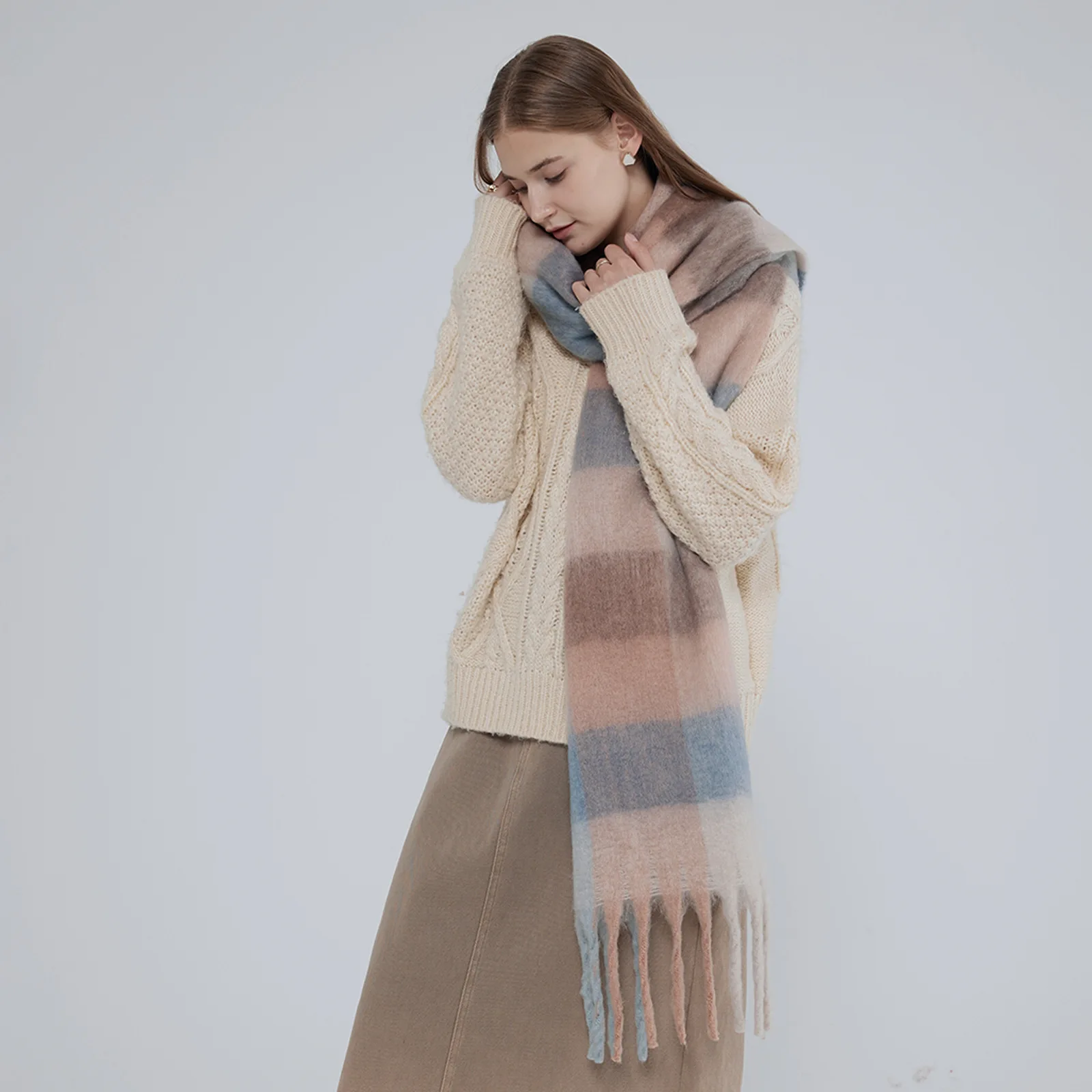 

2025 new European and American style foreign trade women's fringed scarf imitation cashmere, thickened and warm, outer shawl
