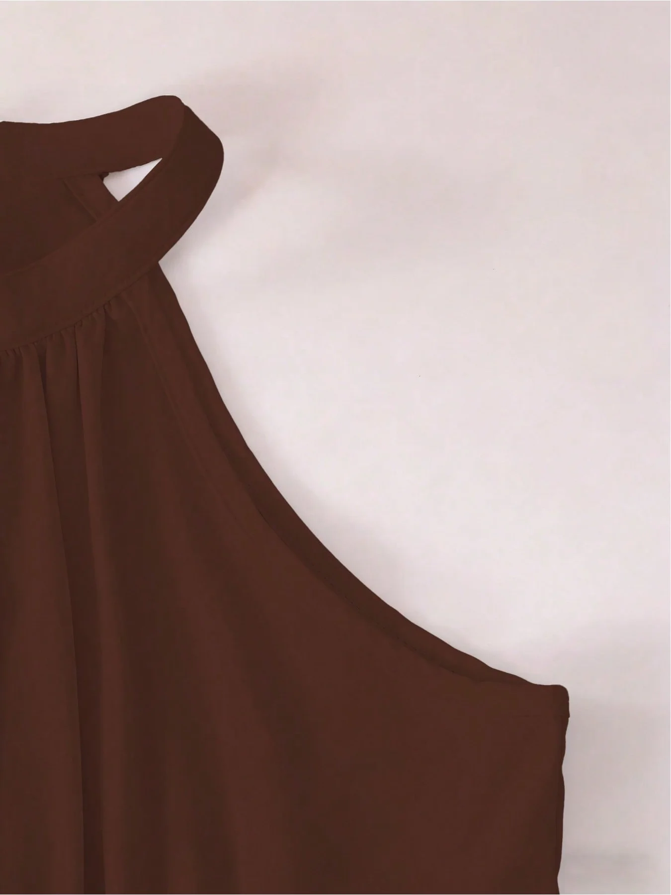Lässiges und elegantes Sommerkleid für Mädchen, einfarbig, mit Neckholder, ärmellos, schulterfrei, locker und bequem, mittellang. – Detail 6