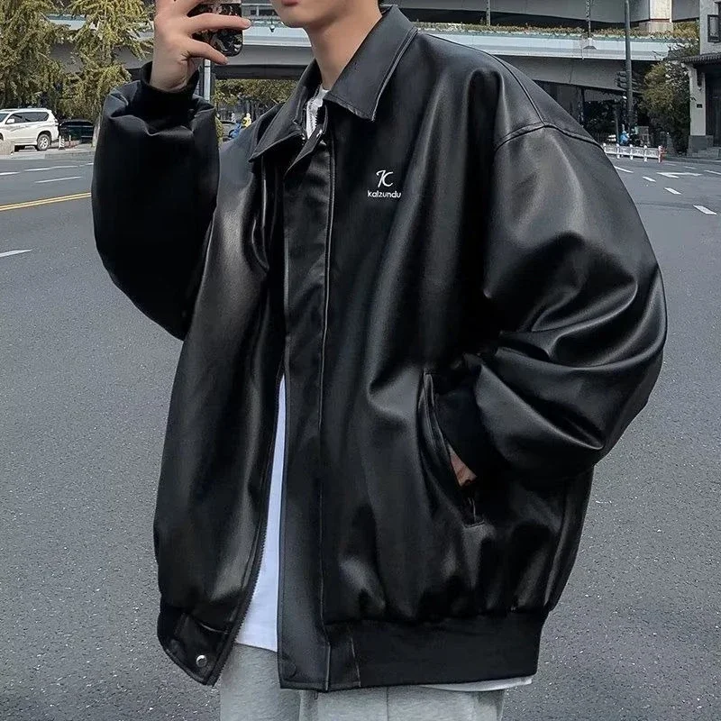 Męska kurtka ze skóry PU na jesień i zimę 2025, oversize, w stylu amerykańskim retro, streetwear, ekskluzywna, edgy kurtka dla fajnego mężczyzny, dodająca stylu do garderoby. ​