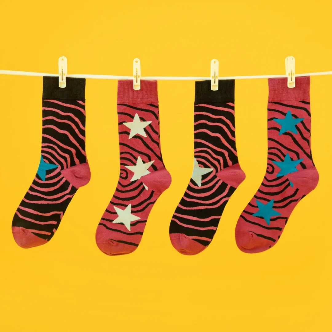 1 Pair Trendy Punk-style Men's Mid-calf Socks, Comfortable And Unique, Perfect For Year-round Wear.