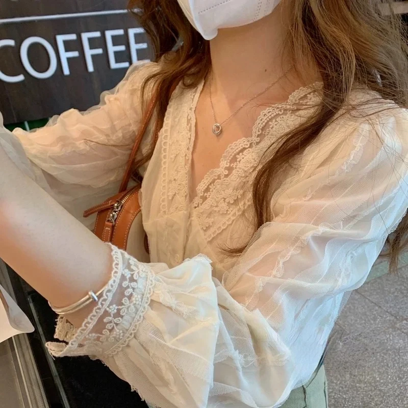 Elegant Shirts Women Lace Patchwork Long Sleeve Blouses Spring Streetwear Korean Fashion V Neck Casual All Match Chic Tops New