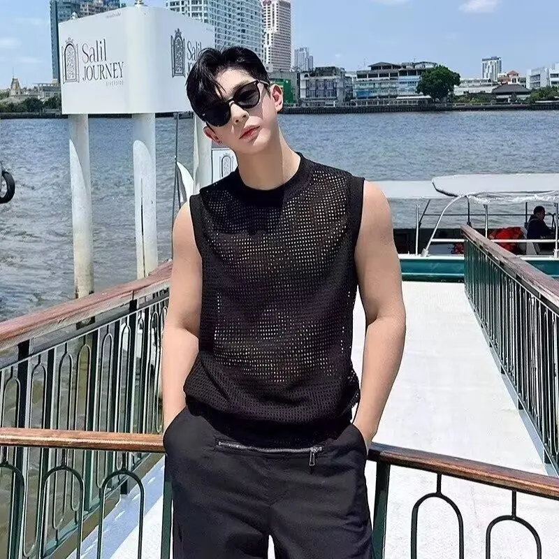Ausgeschnittenes Mesh-Strick-Top für Trendbewusste Männer Locker Sitzendes Durchsichtiges T-Shirt Subtiles Mode-Layering-Cape