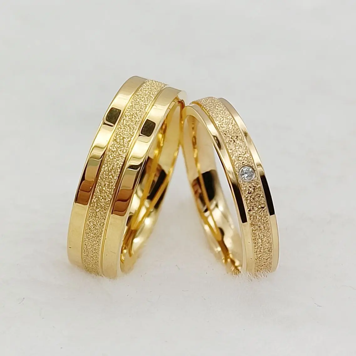 Wholesale Promise Wedding Rings Sets for Couples Handmade Fashion Western Frosted 24k Gold Plated Titanium Jewelry Lover's Ring