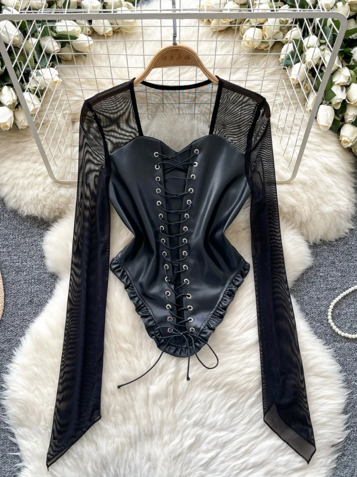 American Sweet Spicy Girl Design Sense Knot Slim Fit Cuello cuad Malla Manga larga Patchwork Falso de dos piezas PU Cuero...