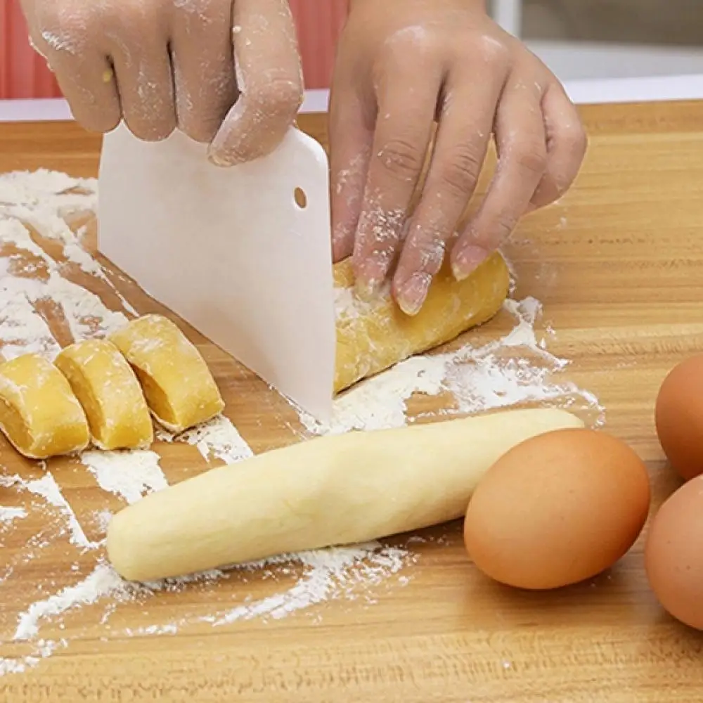 Baking Dough Cutting Scraper Plastic Dough Scraper Thickened Cream Scraper Pastry Cream Spatula Trapezoidal Dough Cutting Knife