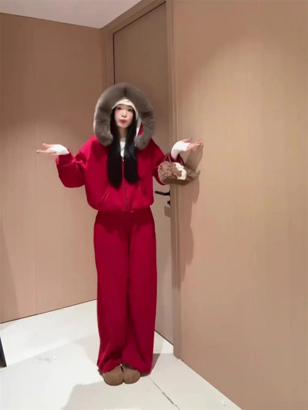 

Women's Sporty Fleece Hooded Jacket And Wide Leg Pants Set Autumn Winter Casual Outfit Red Color All Inclusive Ensemble