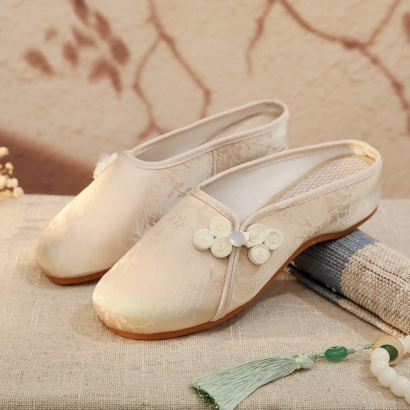 

Женские тапочки в стиле Хань: весенне-летние, в старопекинском стиле, из ткани, с вышивкой в стиле дзен, на низком каблуке, этнические, для чайных церемоний