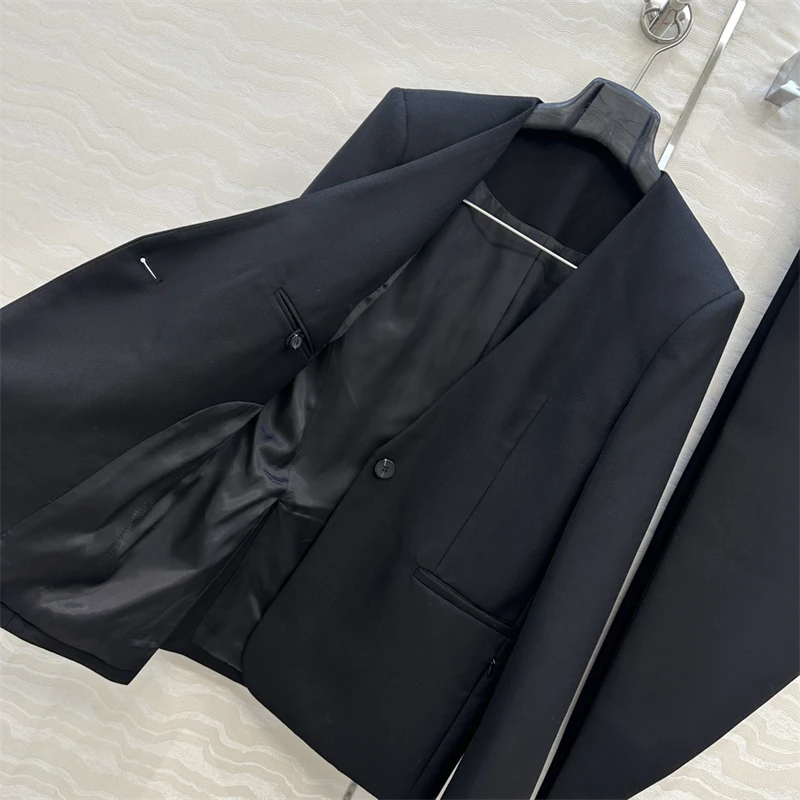 سترة نسائية جديدة لخريف 2025 وياقة وشاح بقصة ضيقة وأكمام طويلة مزيج من الصوف بدلة نسائية سترات للنساء معطف y2k