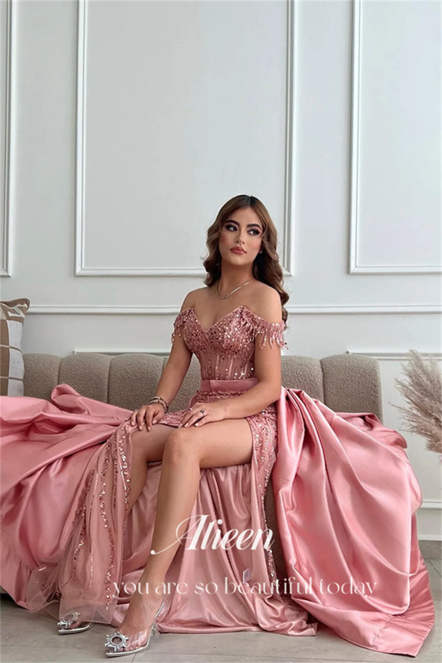 Schulterfreies Meerjungfrauenkleid in Graublau mit Perlen für Tanzpartys Hochwertiges Luxuskleid Maßgeschneidert Elegantes Damenkleid für Festlichkeiten – Detail 6