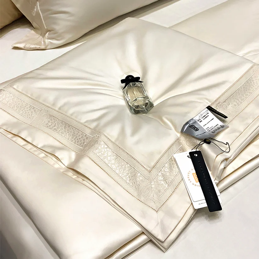 4-piece Advanced Bedding Set Luxury Solid Color Bedding Set Hollow Wide Edge Duvet Cover Set Bed Sheet/fitted Sheet Pillo