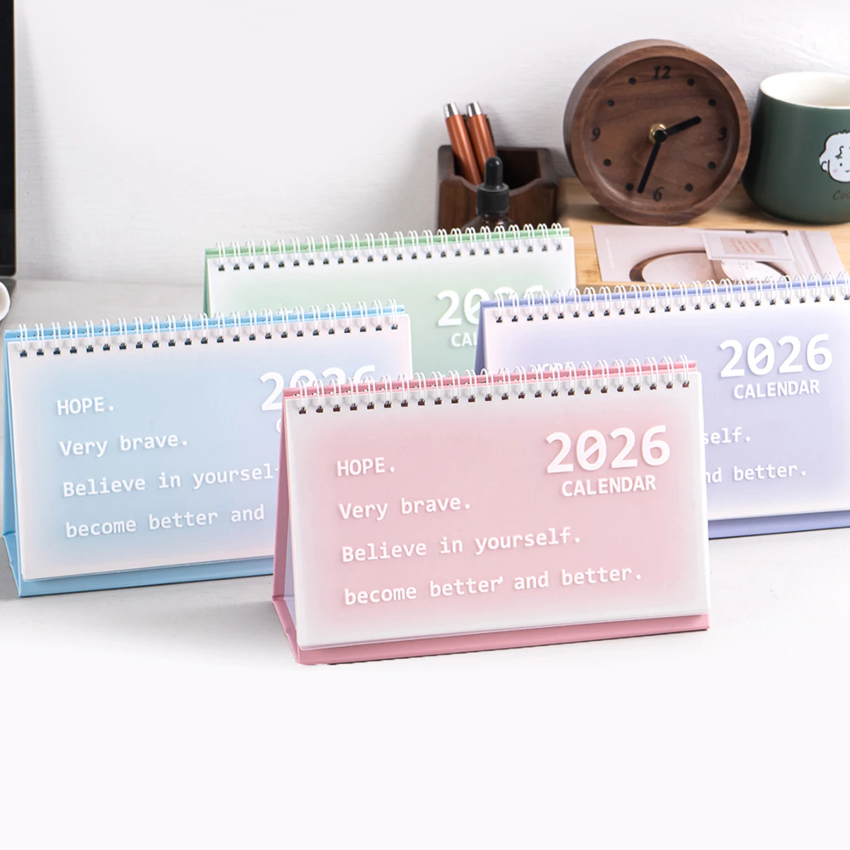 

1 шт., настольный календарь Creative Macaron Color 2026 с обратным отсчетом на Рождество и Новый год, элегантные декоративные предметы для офиса и дома