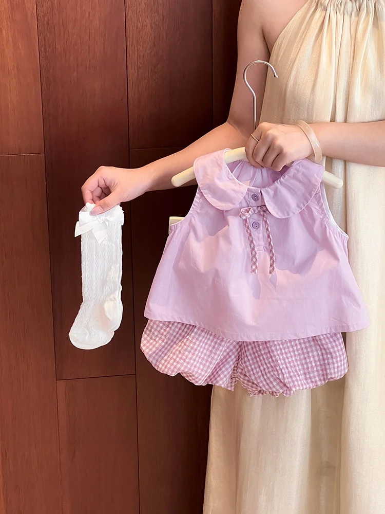 Conjunto de Dos Piezas para Niñas a la Moda, Verano 2026, Nuevo Chaleco Morado con Cuello de Muñeca, Pantalones Bombachos a Cuadros, Top Transpirable de Manga Corta