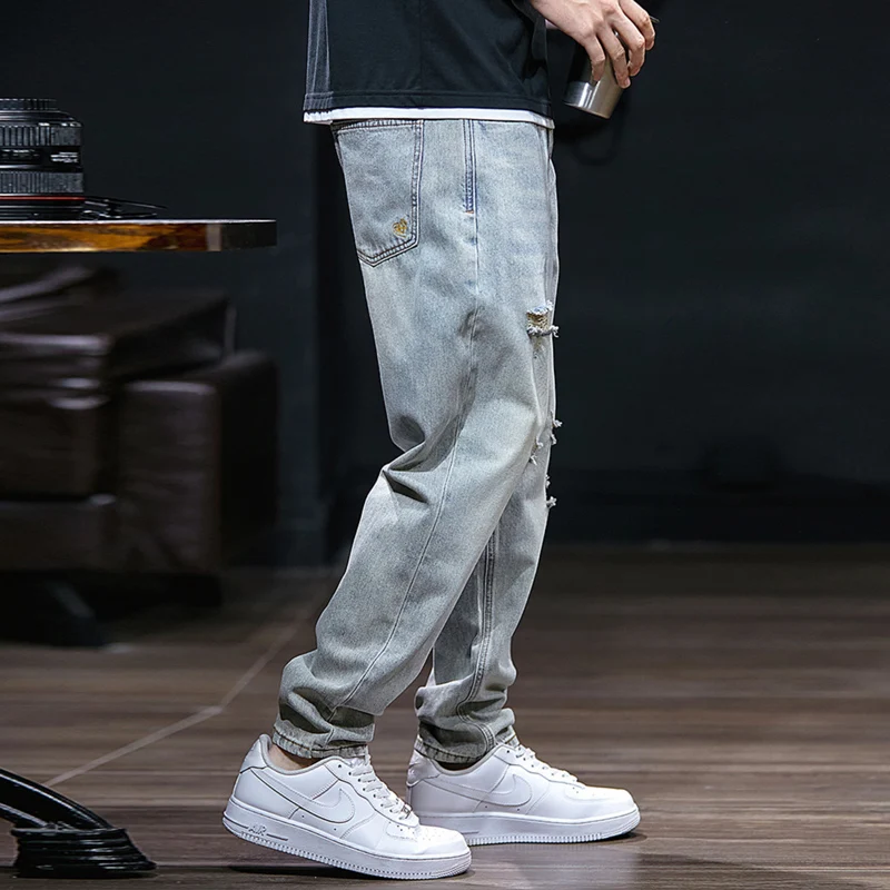 Street Fashion Men Jeans Retro Light Blue Loose Fit Hole Ripped Jeans Men Vintage Designer Straight Wide Leg Denim Pants Hombre